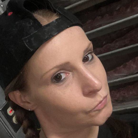 Meet your Posher, Viola - Picture 1 of 1